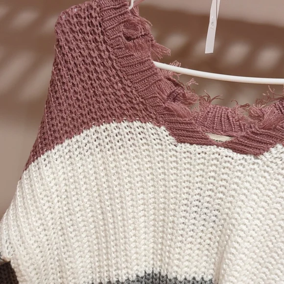 Distressed colorblock sweater - Picture 2 of 2